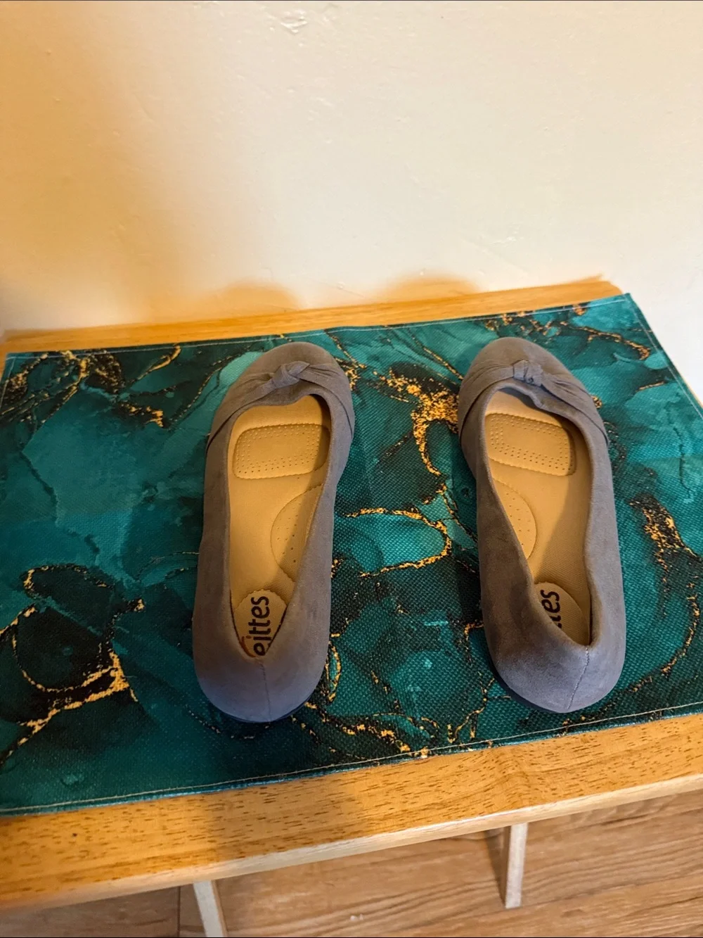 Mossimo Supply Co. Gray Knot-Front Ballet Flats
